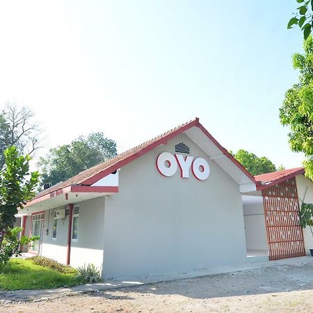 Oyo 743 Garden Guesthouse Maguwo Екстериор снимка