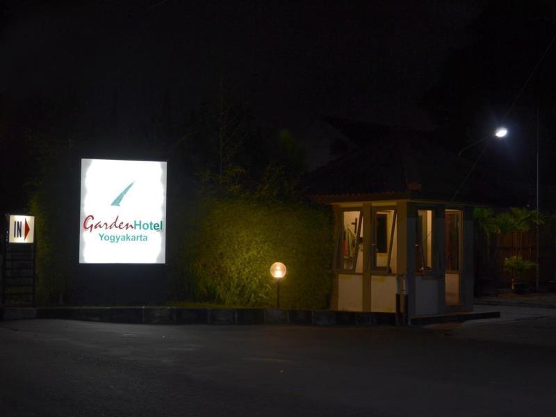 Oyo 743 Garden Guesthouse Maguwo Екстериор снимка