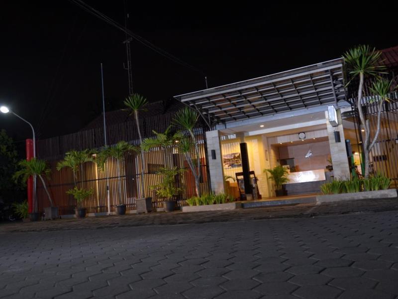 Oyo 743 Garden Guesthouse Maguwo Екстериор снимка