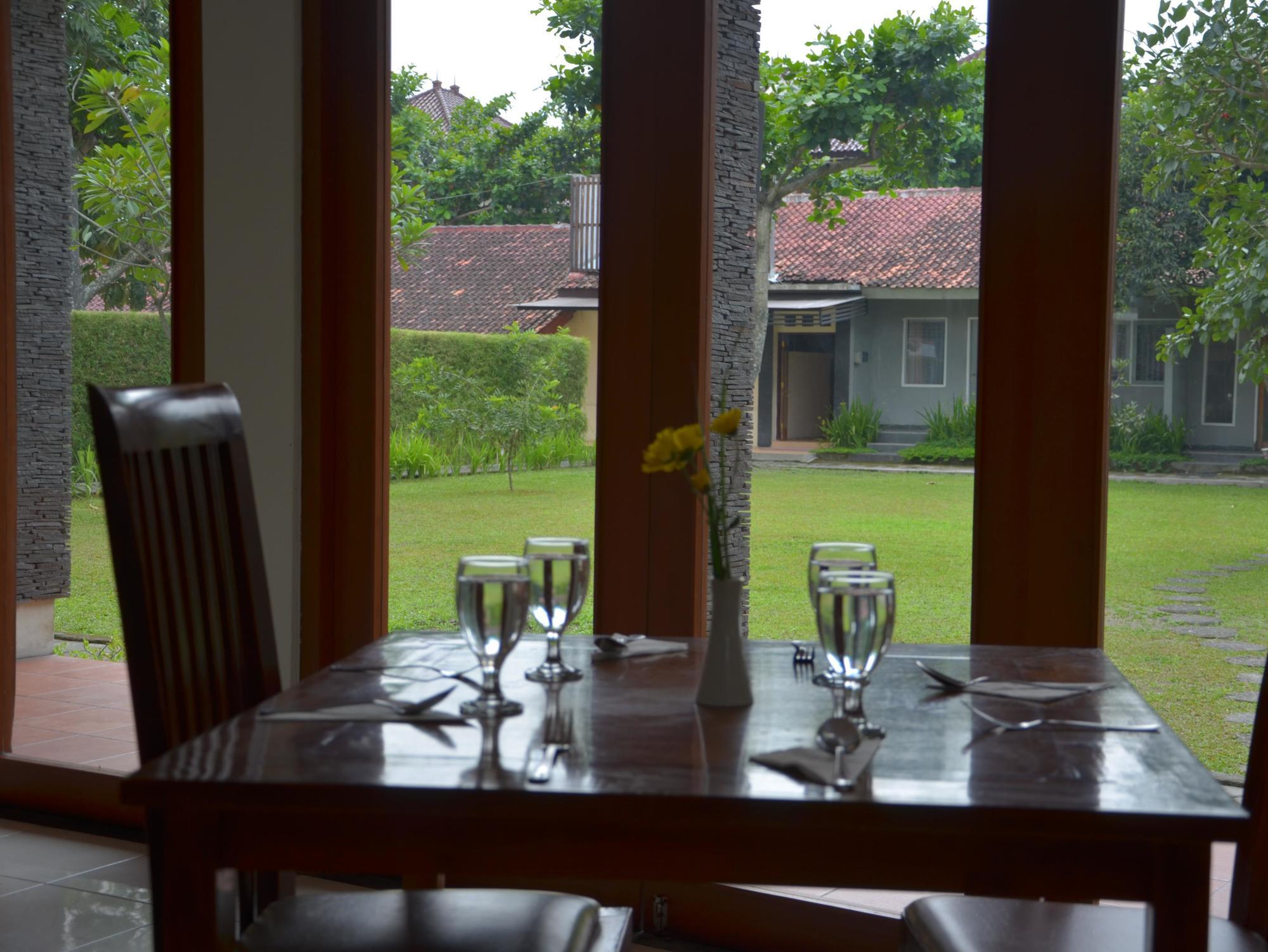 Oyo 743 Garden Guesthouse Maguwo Екстериор снимка