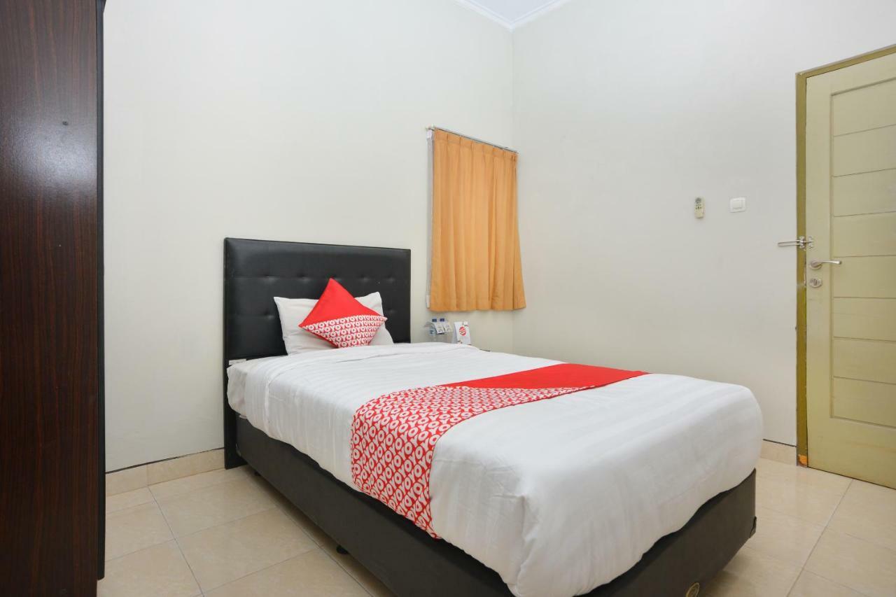 Oyo 743 Garden Guesthouse Maguwo Екстериор снимка